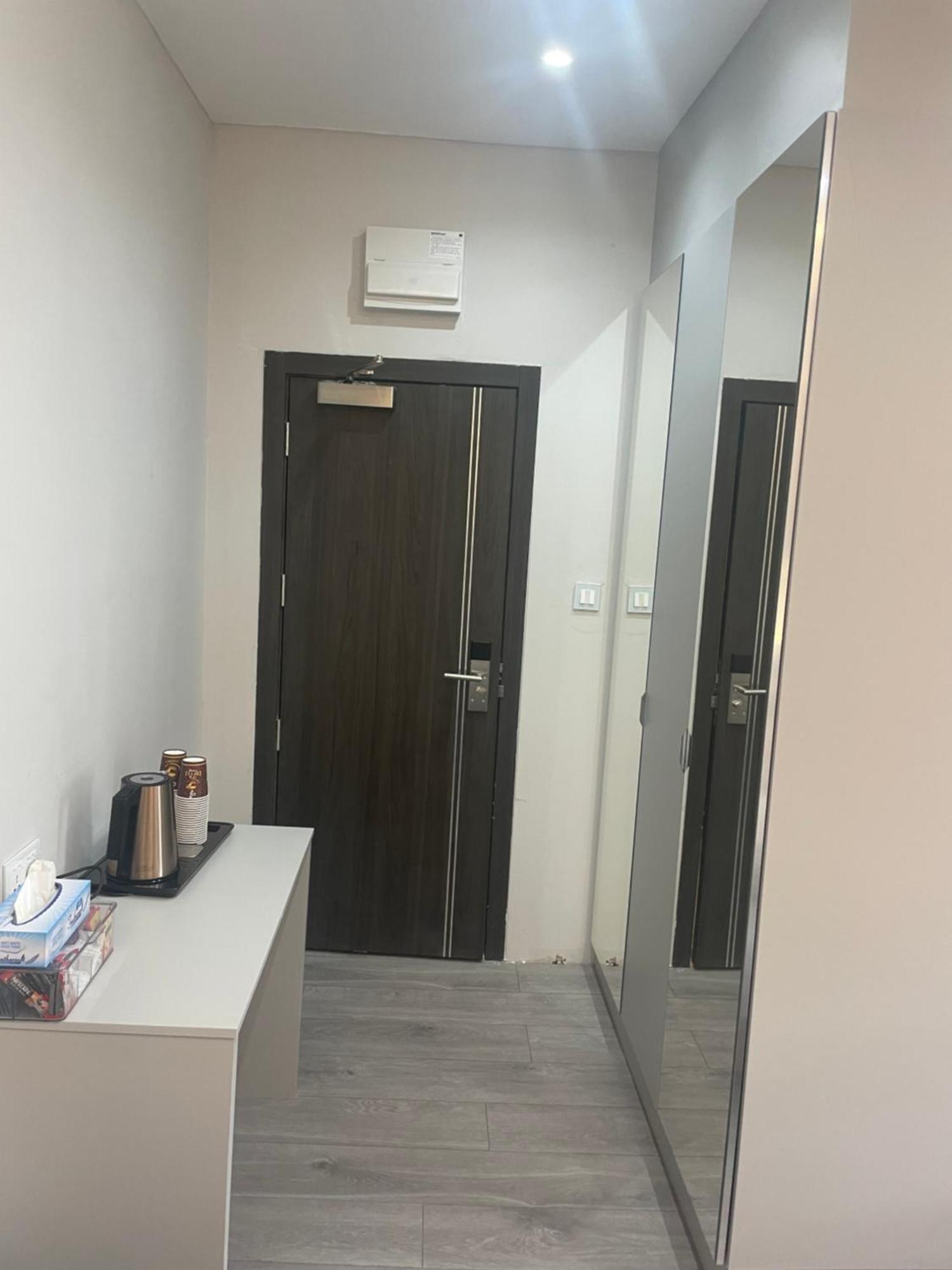 Park Avenue Hotel Лондон Экстерьер фото