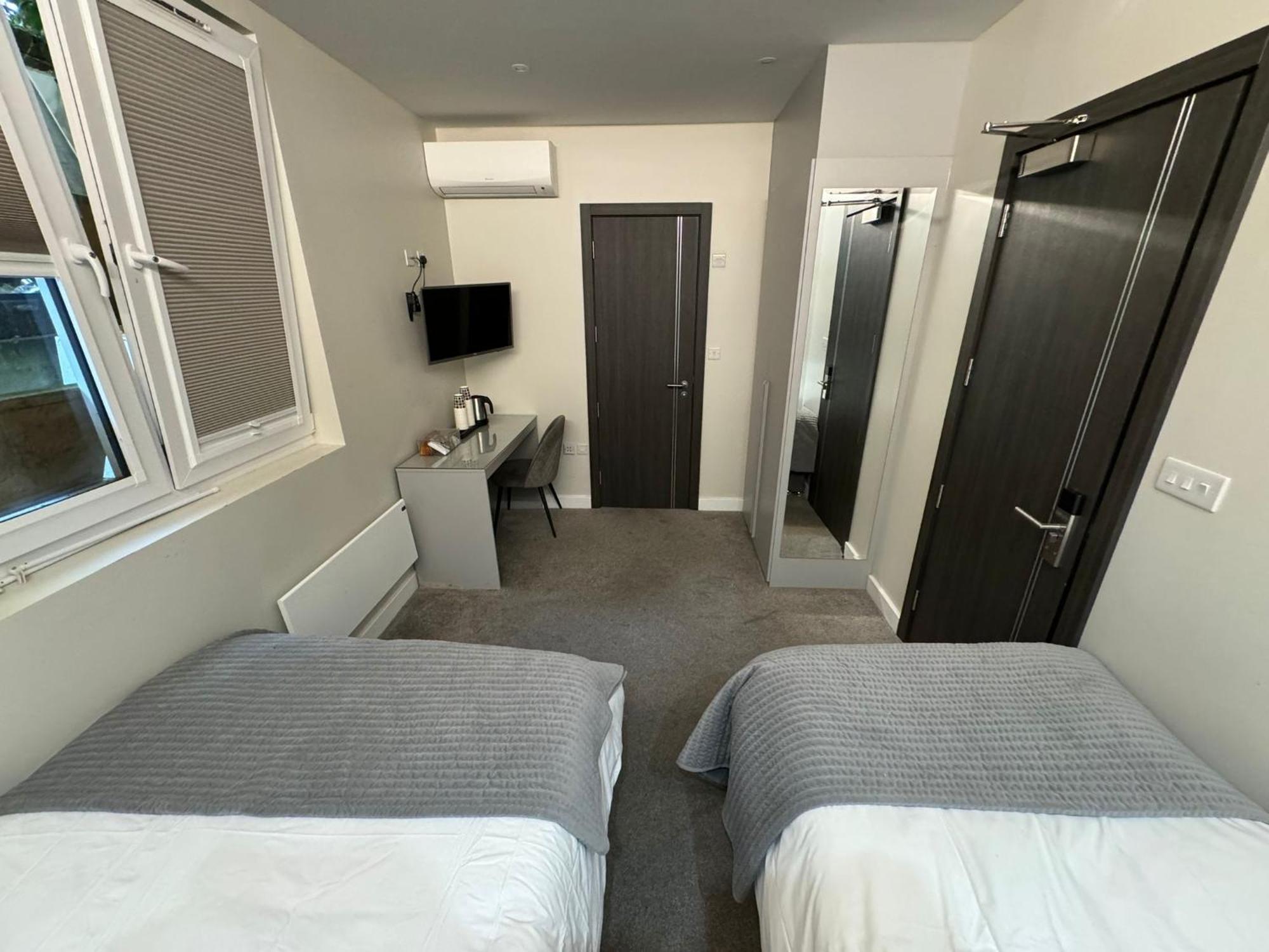 Park Avenue Hotel Лондон Экстерьер фото